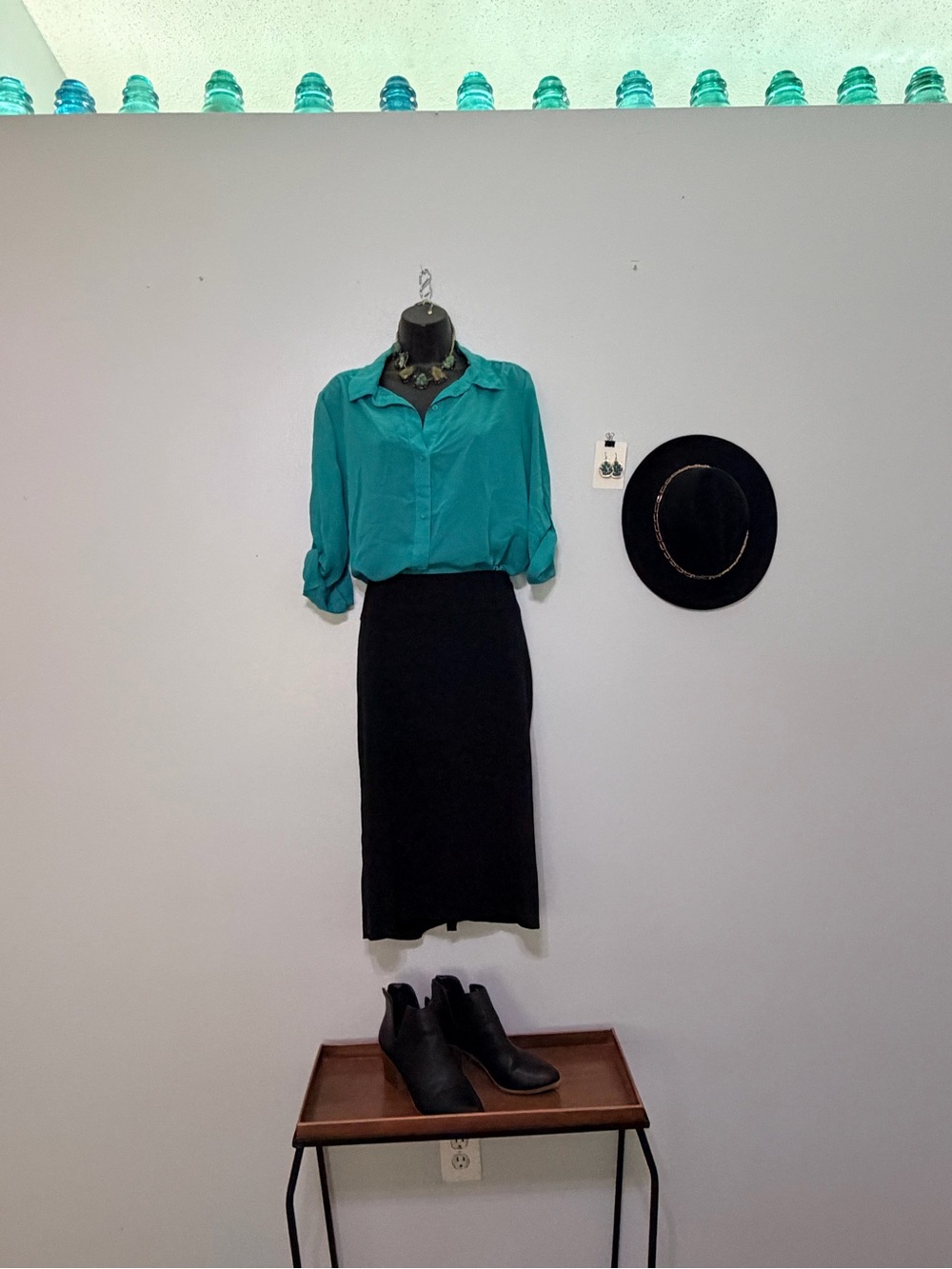 Studio Y Black Midi Pencil Skirt